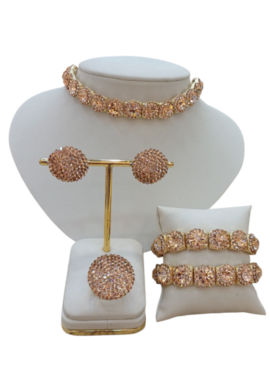 conjunto cooker, brinco, pulseira, anel regulavel, strass primeira linha da preciosa.